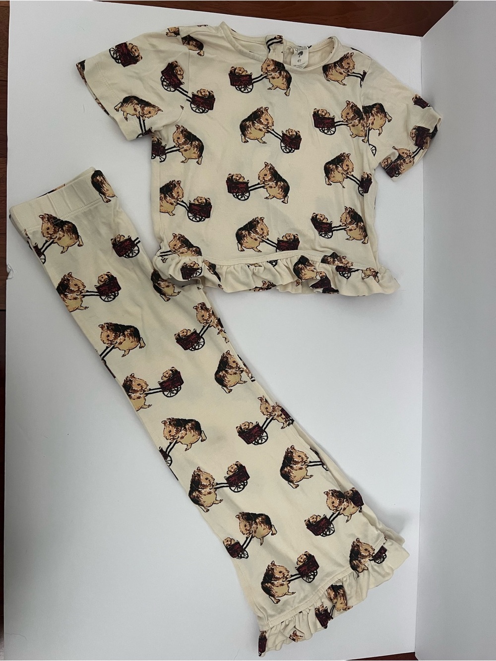 4T Kate Quinn outfit
